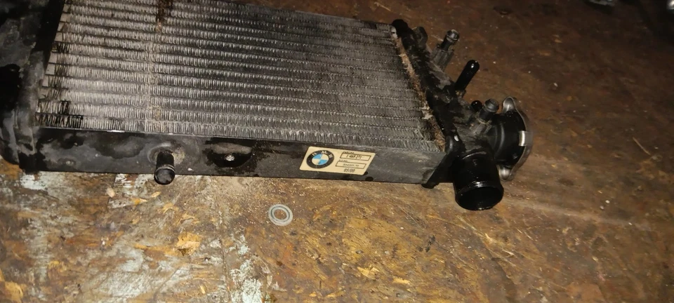 RADIADOR IZQUIERDO BMW 99-08 K1200LT K1200 LT K1200GT 97-04 K1200RS OEM Foto 2 de 4