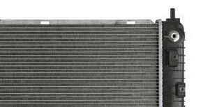 Nuevo radiador para Chevy GMC Silverado Sierra 19-21 4,3 L Foto 4 de 4