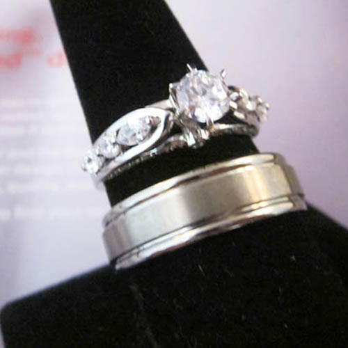 HIS TITANIO ANILLO Paso Lateral 7mm & HER Plata Intrincado Anillo de Banda Italiana Talla 5-12 - Imagen 4 de 7