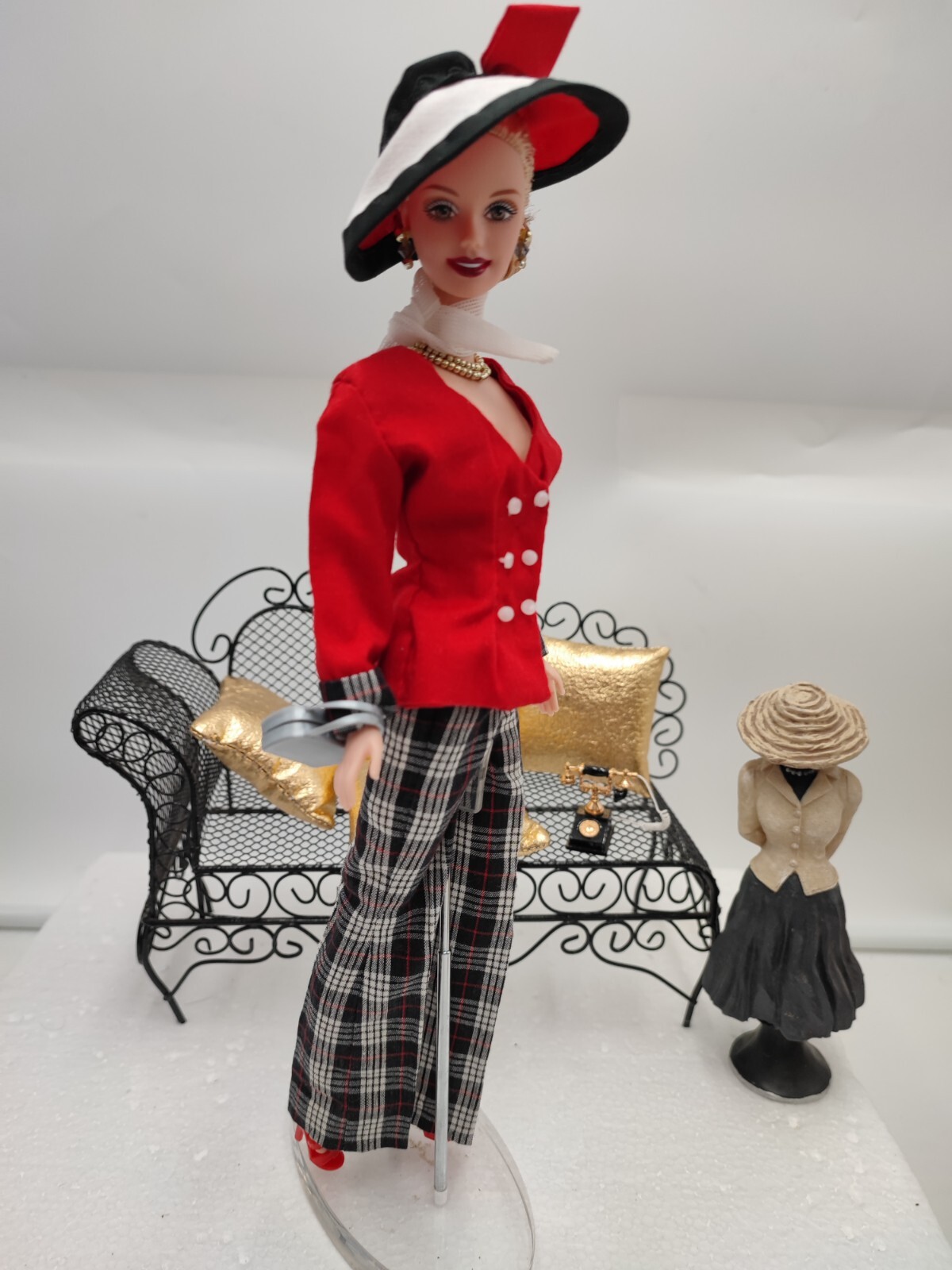 Barbie See's Candies OOAK relookée : le cadeau idéal avec 2 tenues incluses