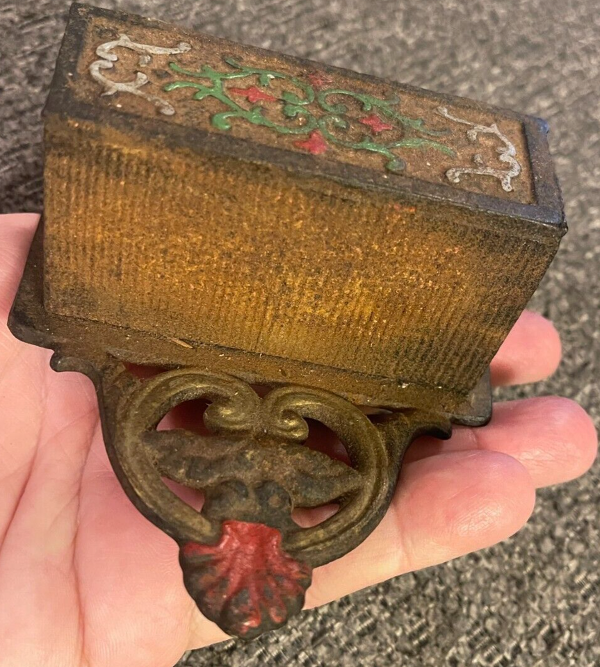 VINTAGE WILTON 4 CAST IRON HAND PAINTED WALL MOUNT MATCH SAFE HOLDER