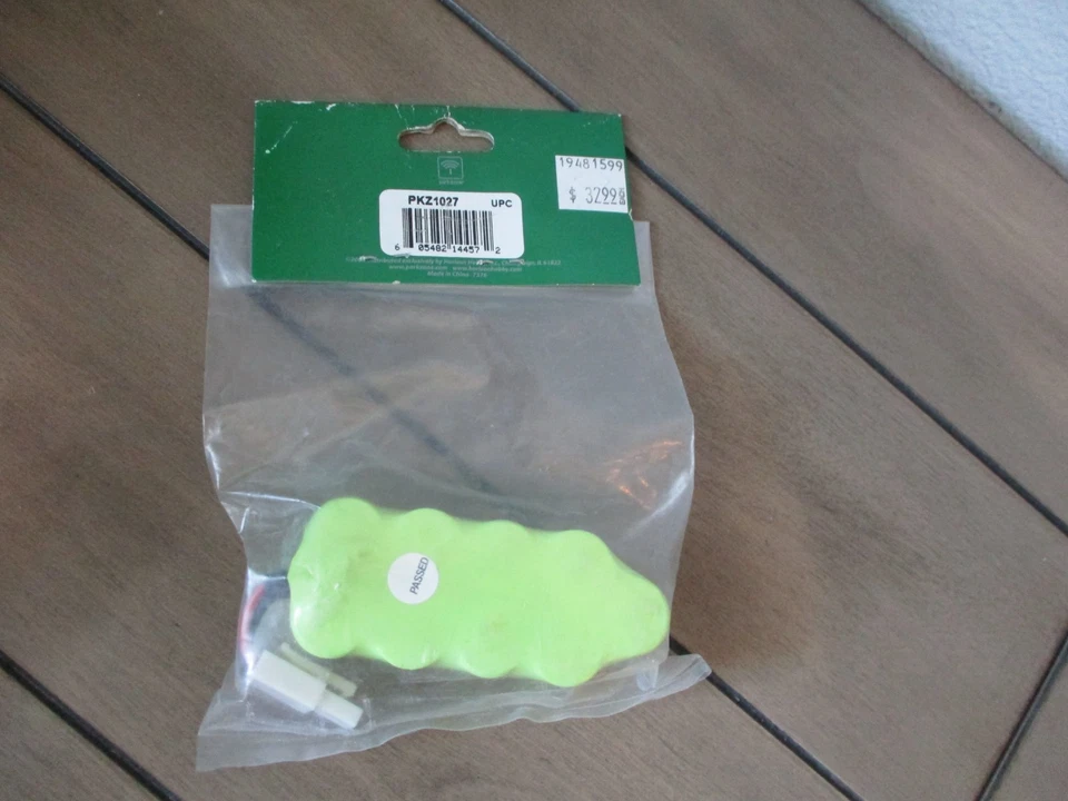 PARKZONE PKZ 10.8V 1000MAH NIMH BATTERY P-51 3D NEW OLD STOCK - Image 2 of 3