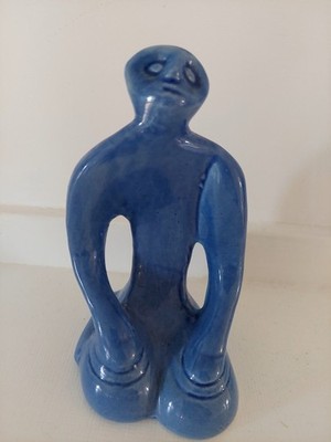 Blaue Keramik Mid Century Modern Abstrakt Studio Figur 16,5 cm Hoch Ornament