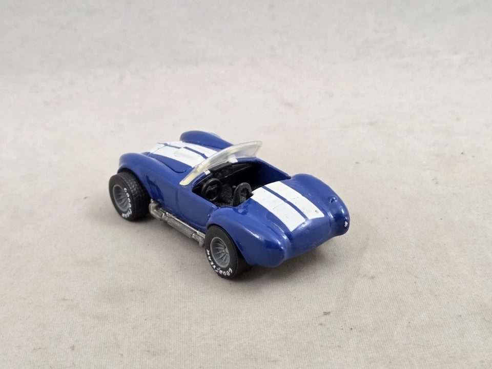 Hot Wheels Real Riders Classic Cobra circa 1:58 cerchi grigi - Immagine 4 di 4