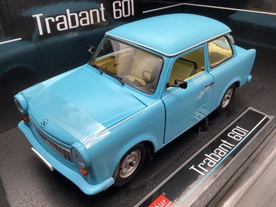 Modellautos 1:18 Sun Star Trabant 601 Pale Blue mit OVP