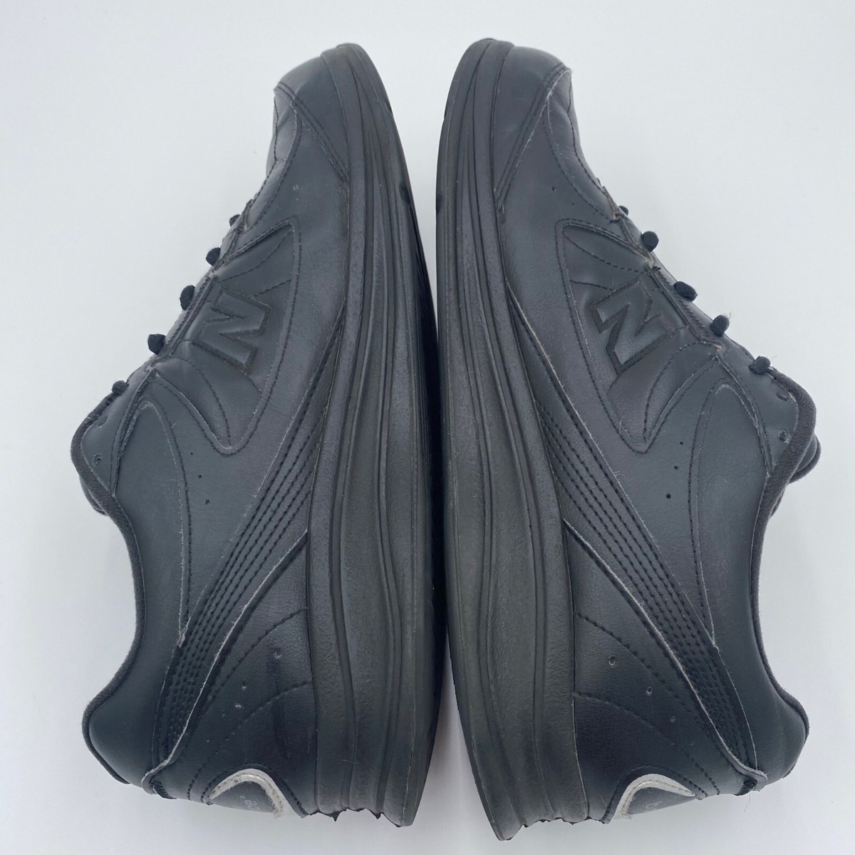 New Balance MW577 Size 12 Black Leather Lace Up Walking 