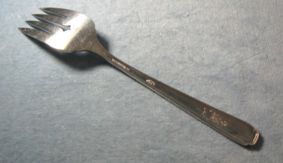 Tenedor para servir carne fría -Wm A Rogers Oneida Silverplate A1 -Celebrity -Wild Rose Foto 4 de 4