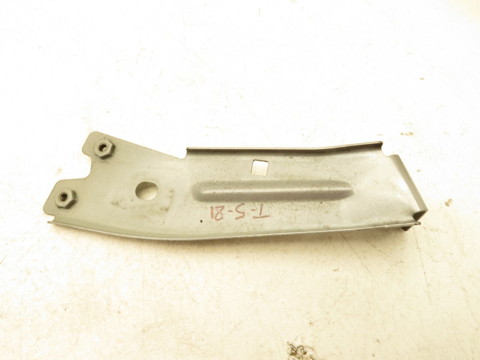 2014-2017 MASERATI GHIBLI SEDAN LEFT DRIVER SIDE FENDER BRACKET SUPPORT OEM