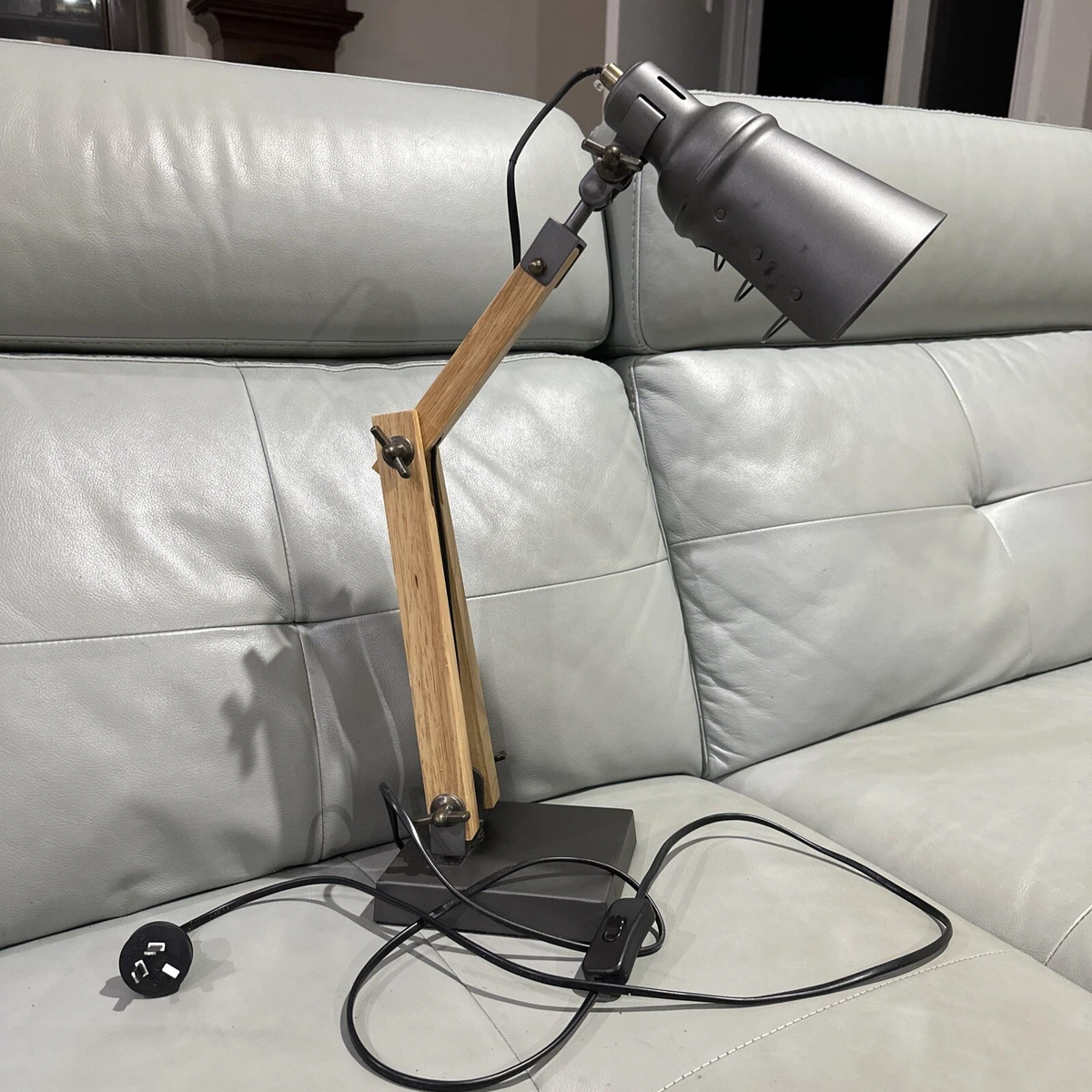 Large top industrial lamp