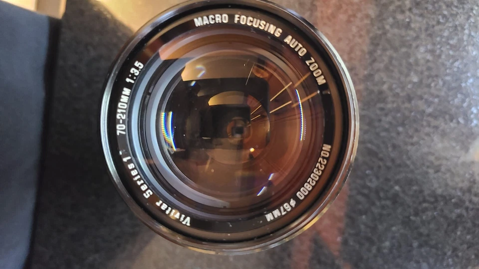 Vivitar Series 1 Macro-Focusing 70-210mm f/3.5 Zoom Lens - Nikon F AI Mount - Image 3 of 4