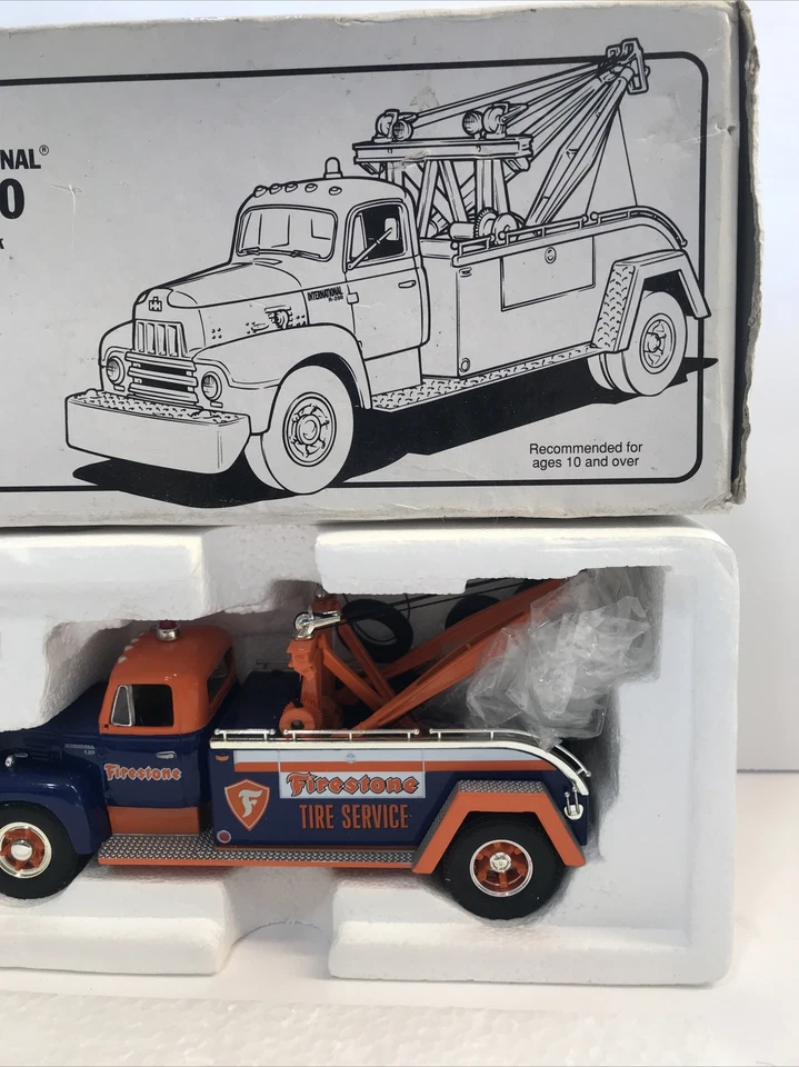 FIRESTONE TIRE SERVICE 1957 INTERNATIONAL R-200 TOW TRUCK WRECKER #19-2231 - Image 3 of 4