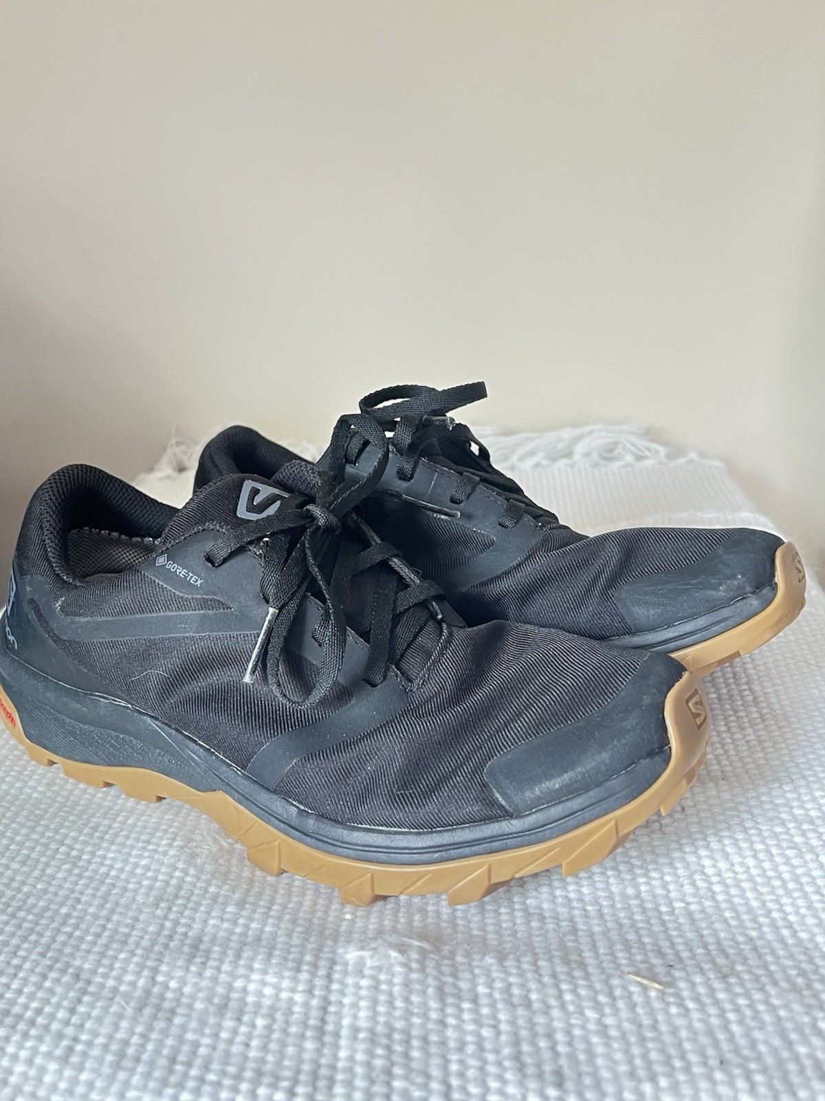 Scarpe da trekking Salomon da uomo taglia 7 5 Outbound Gore Tex nere sneakers outdoor