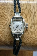 Vintage Benrus Ladies 17 Jewels wind up Wristwatch For Repair/Parts