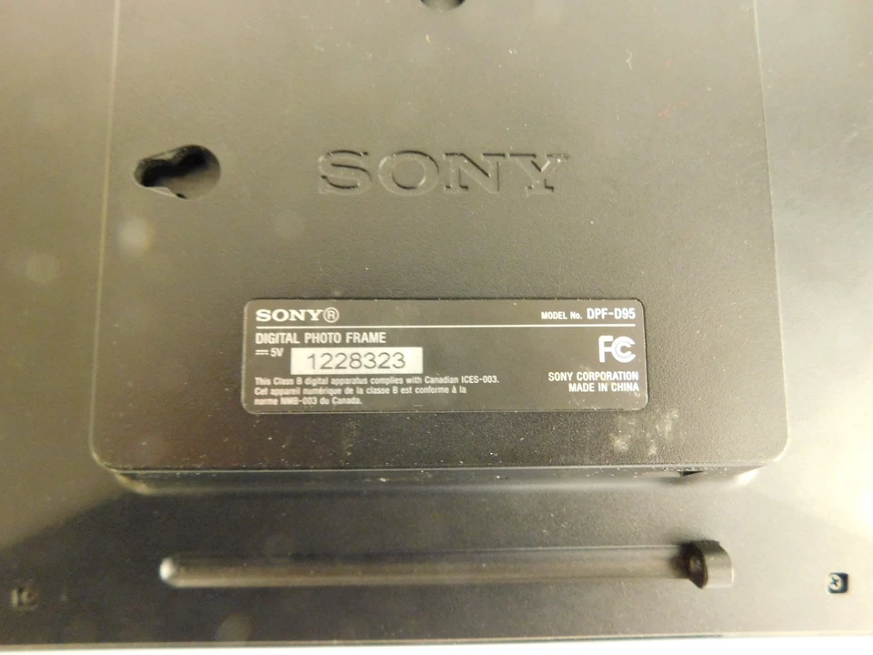 SONY DIGITAL PHOTO FRAME MODEL NO DPF-D95 (GSW85) - Image 4 of 4
