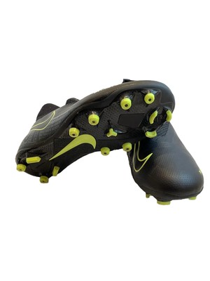 Nike Phantom Soccer Cleats Black Youth Size US 5Y Girls A03287-007  Like New.