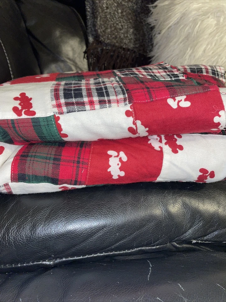 TELA DISNEY MICKEY MOUSE CUADROS 100% ALGODÓN 48X264 PIES Foto 3 de 4