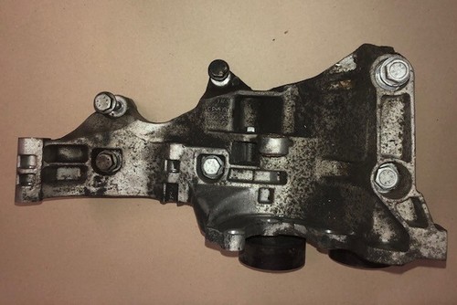 Audi A4 8E 2.0 TDI 16V BPW  Halter Lichtmaschine Klimakompressor 03G903143D