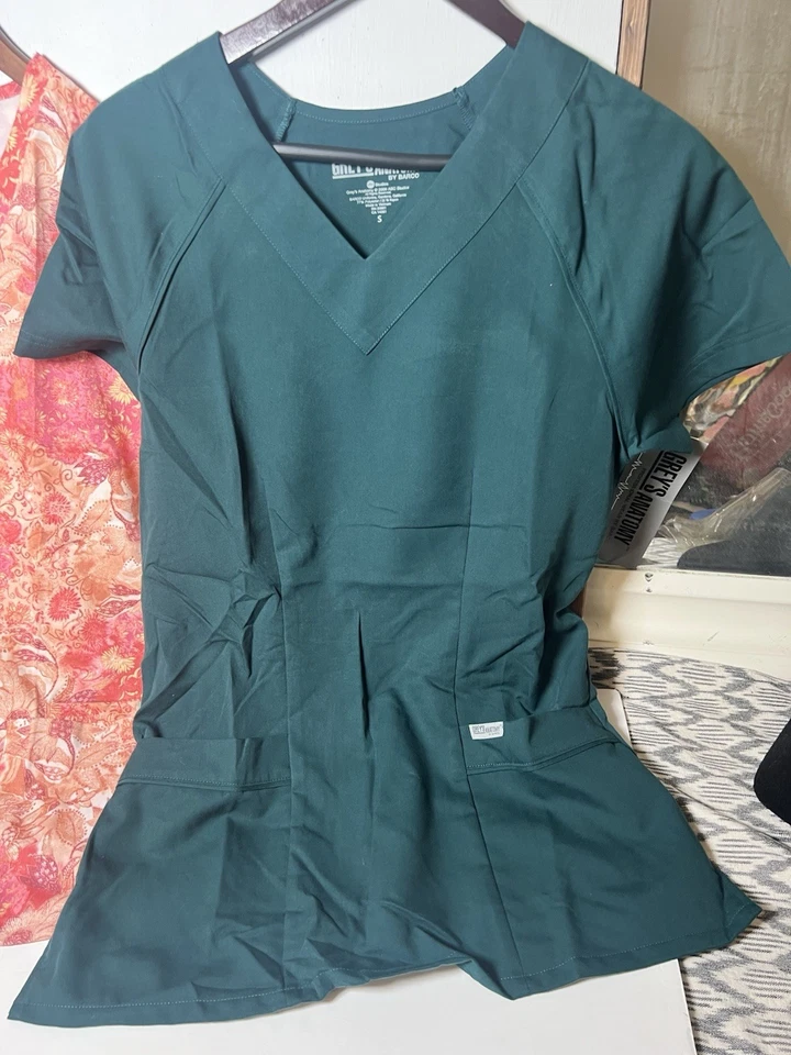Lot 2 Grey's Anatomy Barco Printed V-Neck Scrub Top Size S Deep Forest Gardena - Image 2 of 4
