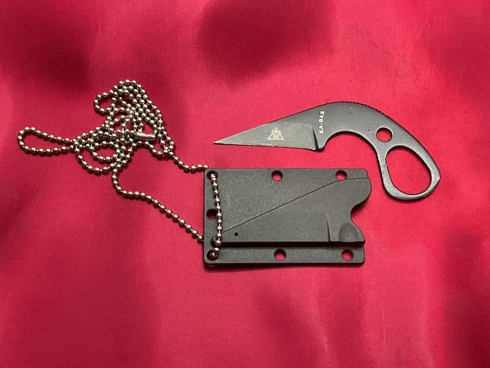 W/ Sheath & Chain &ndash; Made In Taiwan &ndash; Excellent