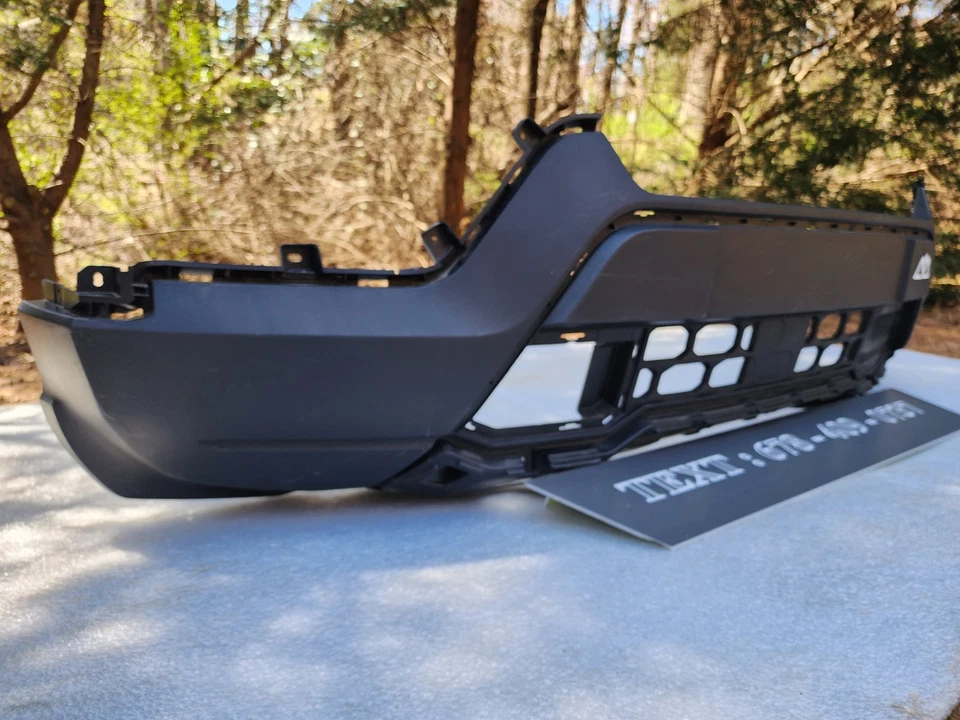 Cubierta de parachoques inferior delantera Ford Explorer Timberline 2021-2024 OEM MB5B-17F775-DCW  Foto 3 de 4