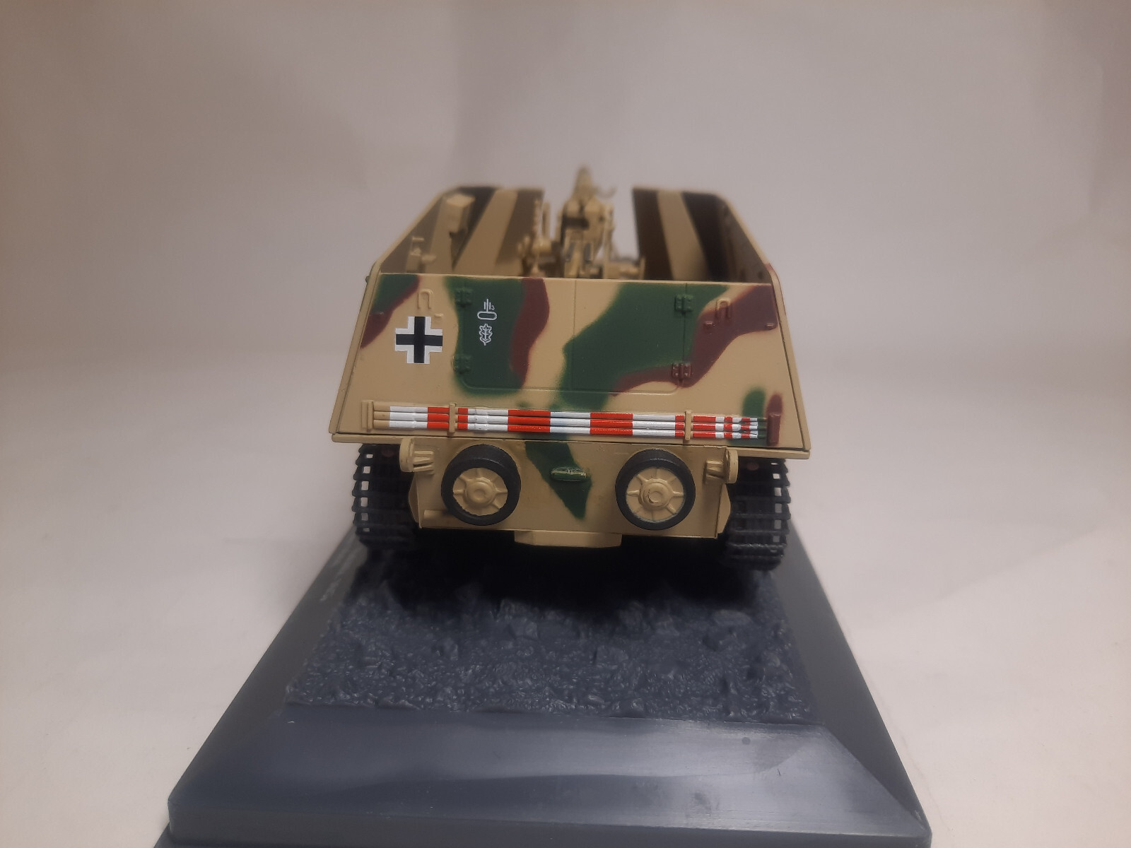 Picture 4 of 5