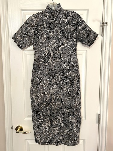 Vintage 1940s/1950s Chinese Cheongsam Black & White paisley-like design