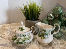 Stunning!!Vintage 1975 Royal Albert Trillium Lidded Sugar Bowl &Creamer.Mint