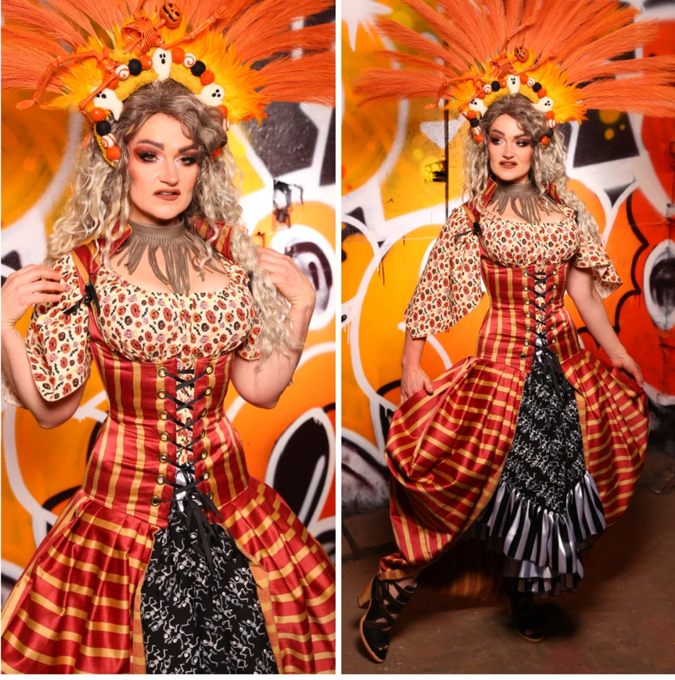 Espartilho Damsel in this Dress Queenie vermelho e dourado novo com etiquetas tamanho 26. VENDA! - Imagem 2 de 4