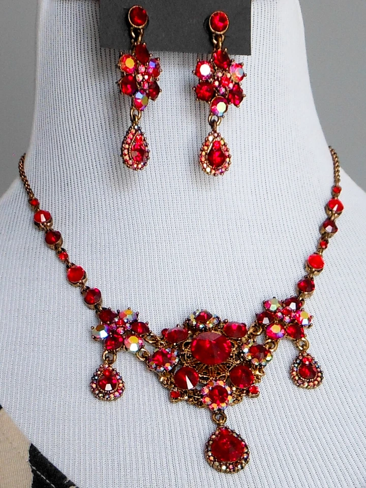 Impresionante Conjunto de Collar y Pendiente de Cristal de Estrás Rojo Disfraz Victoriano Vestido Foto 4 de 4