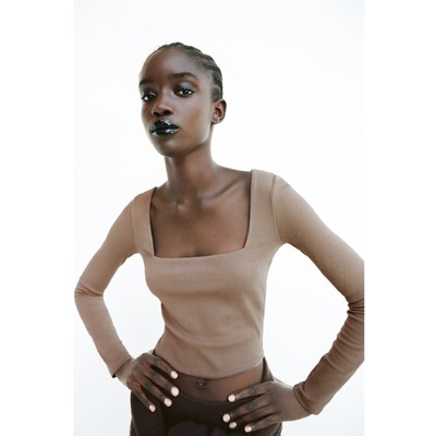 square neck zara