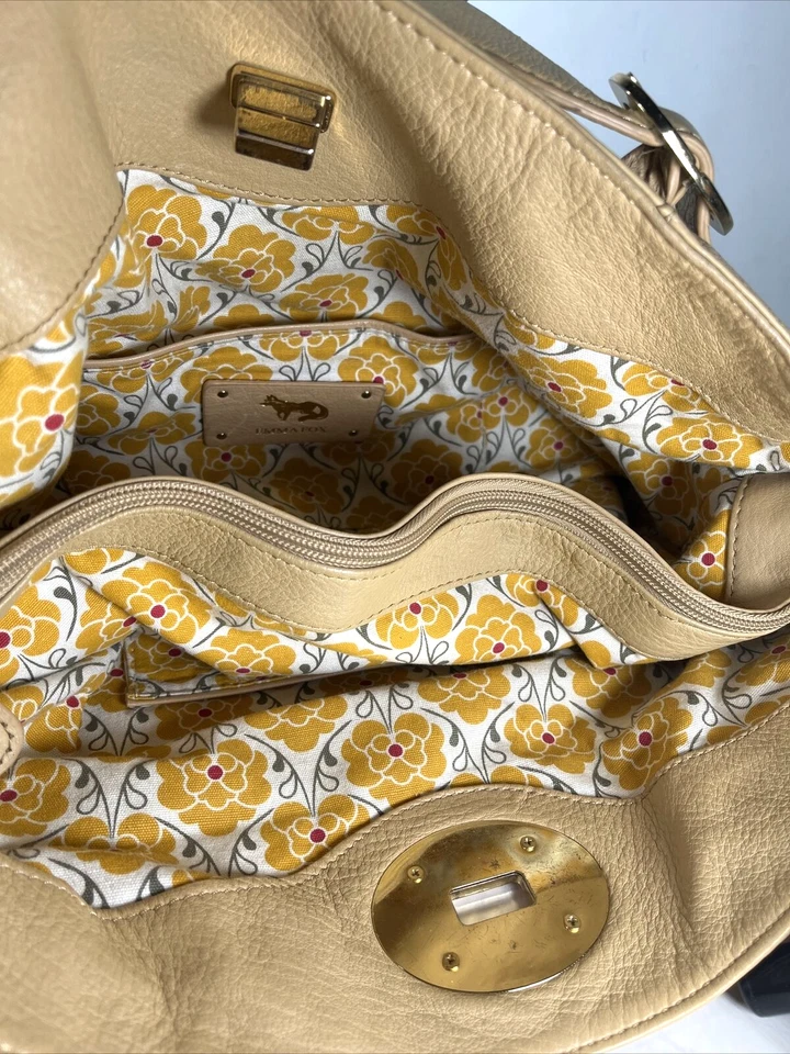 Bolso de Hombro Emma Fox Dos Tonos Beige y Negro Cuero Suave Foto 3 de 4