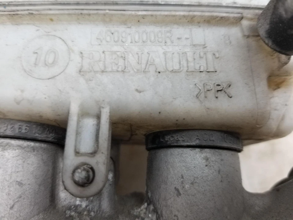 RENAULT MEGANE Brake Master Cylinder 1.5 Diesel K9K832 2010 460115826R - Image 2 of 4