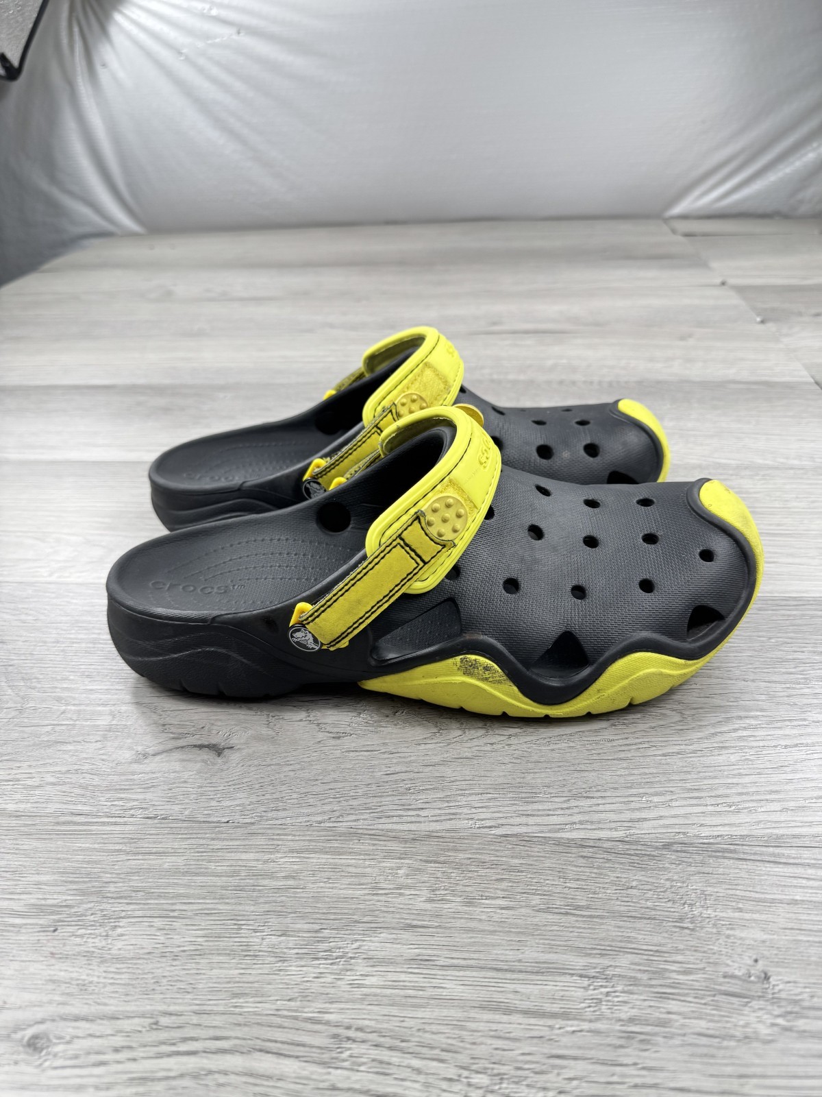 Crocs Swiftwater Clog Sport Water Shoes Sandel Black Yellow Strap Men’s 11