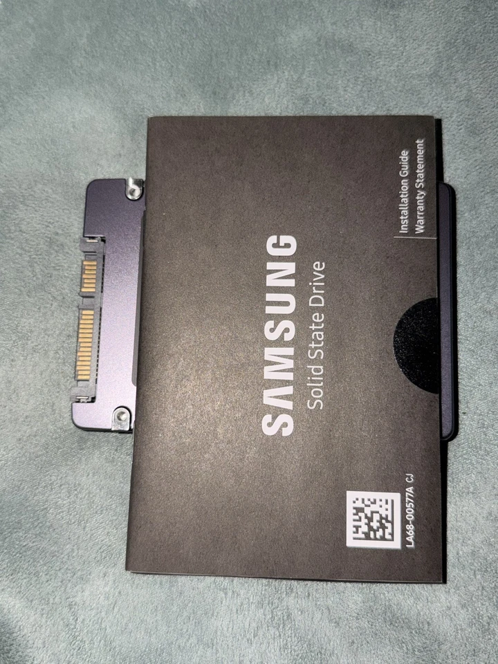 SSD Interno Samsung 870 QVO 8TB 2.5" SATA III (MZ-77Q8T0B) Foto 4 de 4
