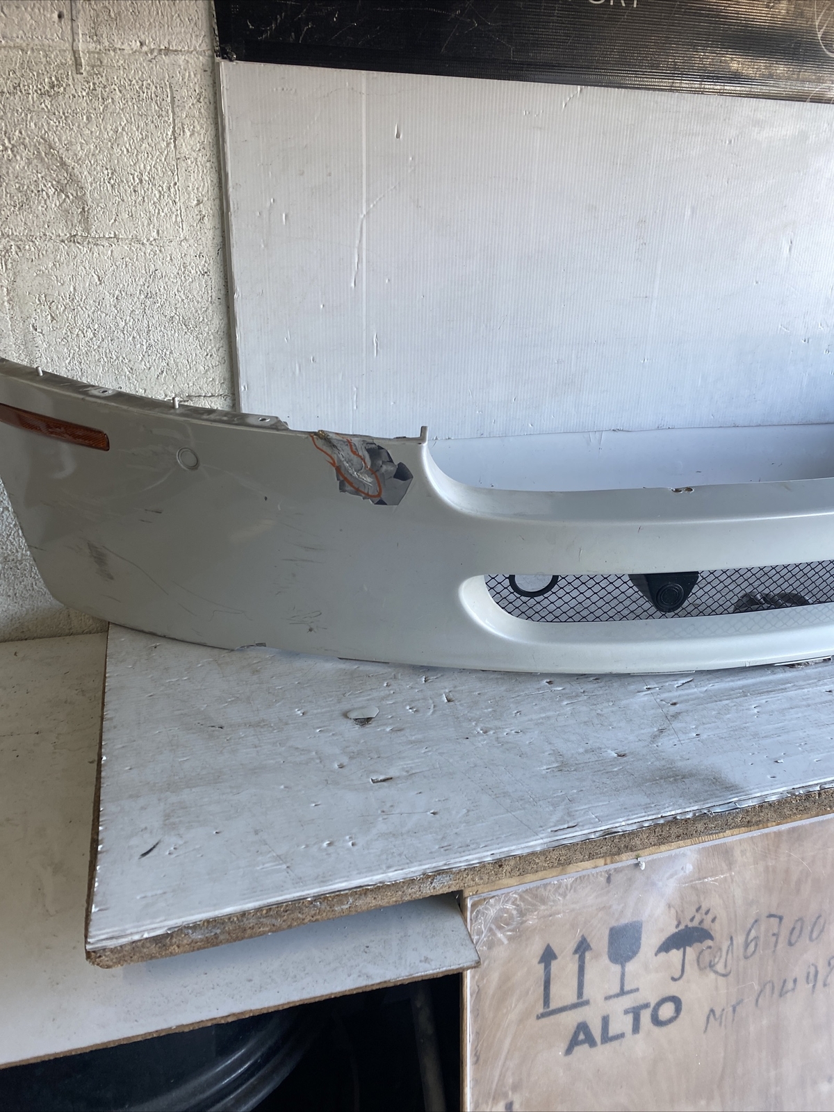 06 07 08 09 10 11 ASTON MARTIN V8 VANTAGE FRONT BUMPER COVER COMPLETE OEM