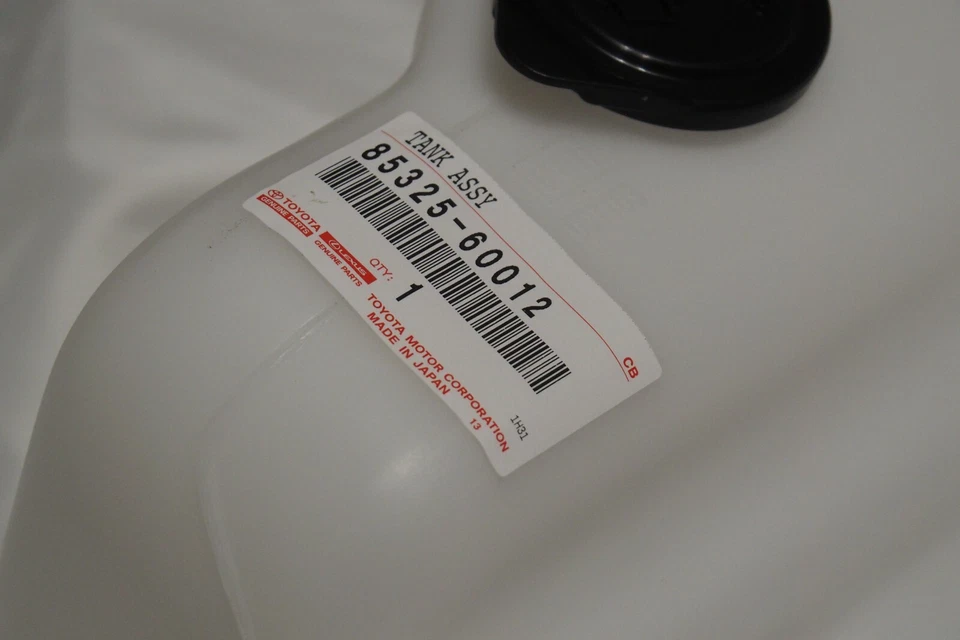 TOYOTA Genuine  Land Cruiser FJ80 FZJ80 Windscreen Washer Bottle 85325-60012 New - Image 3 of 4