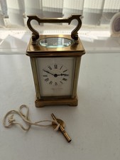 VINTAGE CLASSIC HEAVY BRASS & GLASS CARRIAGE CLOCK COMPLETE WITH KEY GWO
