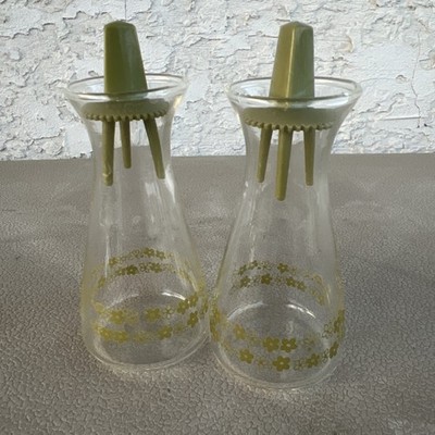 Vintage Pyrex Spring Blossom Green Salt & Pepper Shakers Crazy Daisy Avocado 2pc