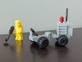 Vintage (1983) LEGO Classic Space set 6823 Surface Transport - RARE