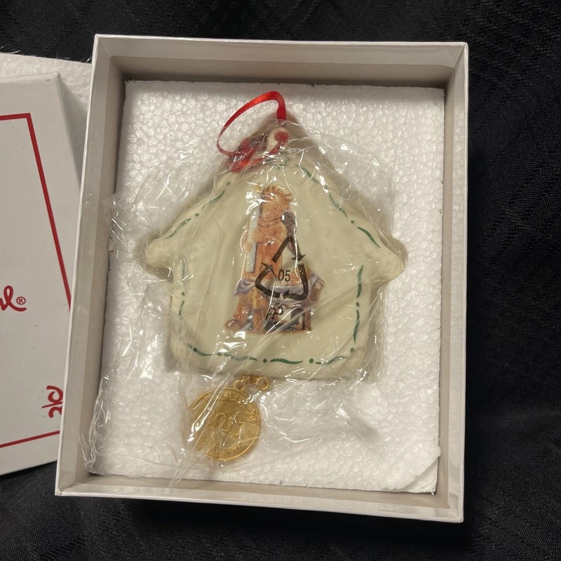 "Watchful Angel" - Boxed M I Hummel Annual Ornament by Danbury Mint 2011