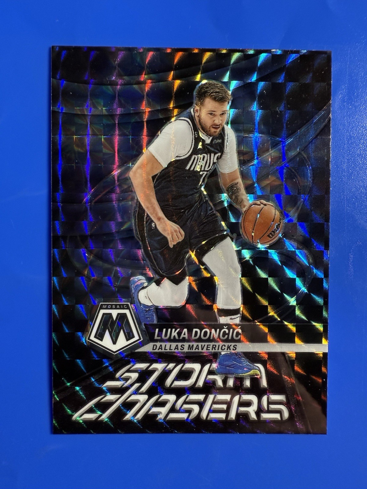 2022-23 Panini Mosaic Basketball Luka Doncic Storm Chasers #7 Mavs