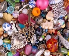 1 LB Mixed Loose Beads & Charms Bulk Lot for Jewelry Making Crafting DlY Crafts 