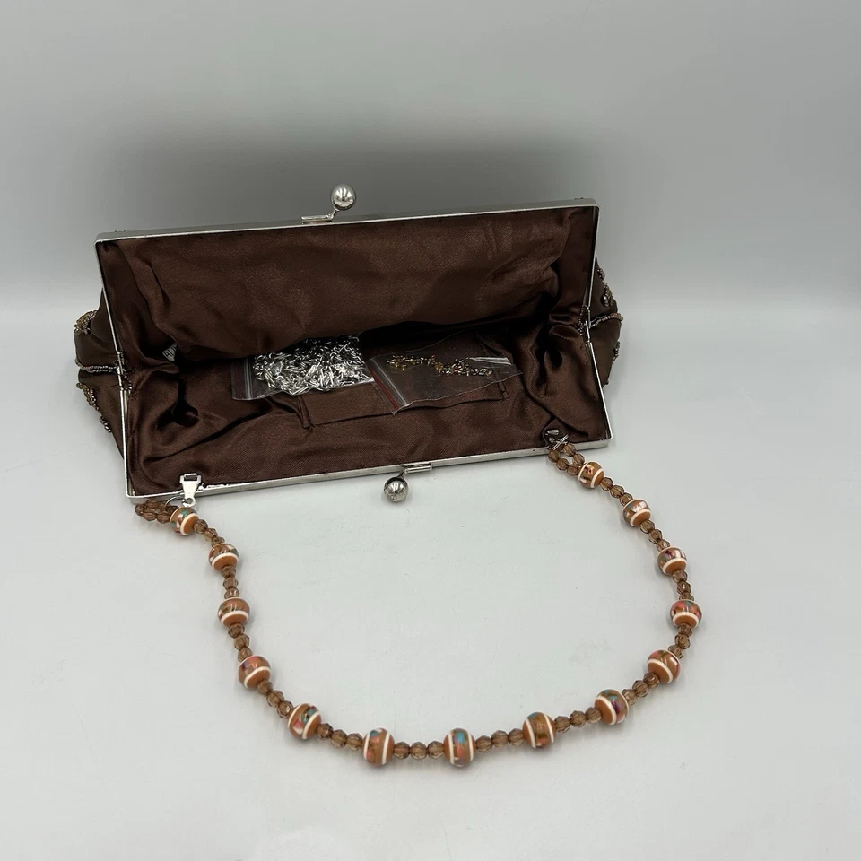 Bolso sin asas con cuentas Bolso de noche Bloqueo de beso Lentejuelas Mariposas Foto 4 de 4