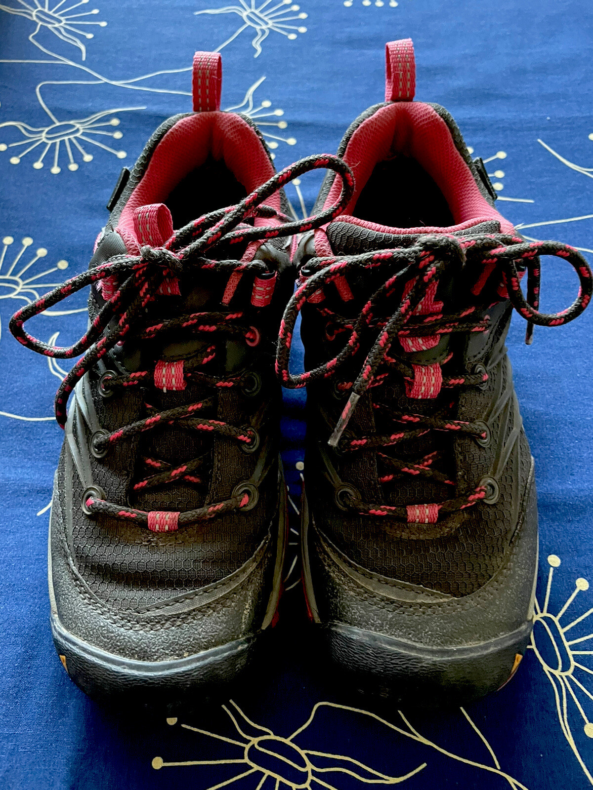 KEEN Scarpe da trekking appassionate da donna impermeabili all'aperto taglia 6 nere e rosa