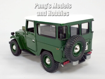 Toyota FJ40 Land Cruiser 1/24 Scale Diecast Metal Car Model