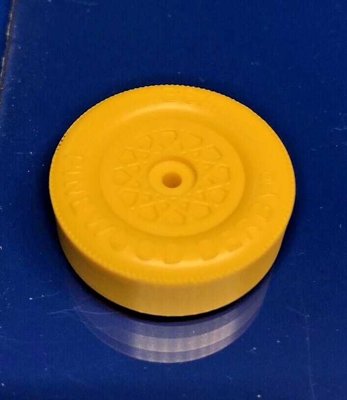 Yellow Pinewood Derby Wheels & Polished Axles Matched Tread Hub Inside