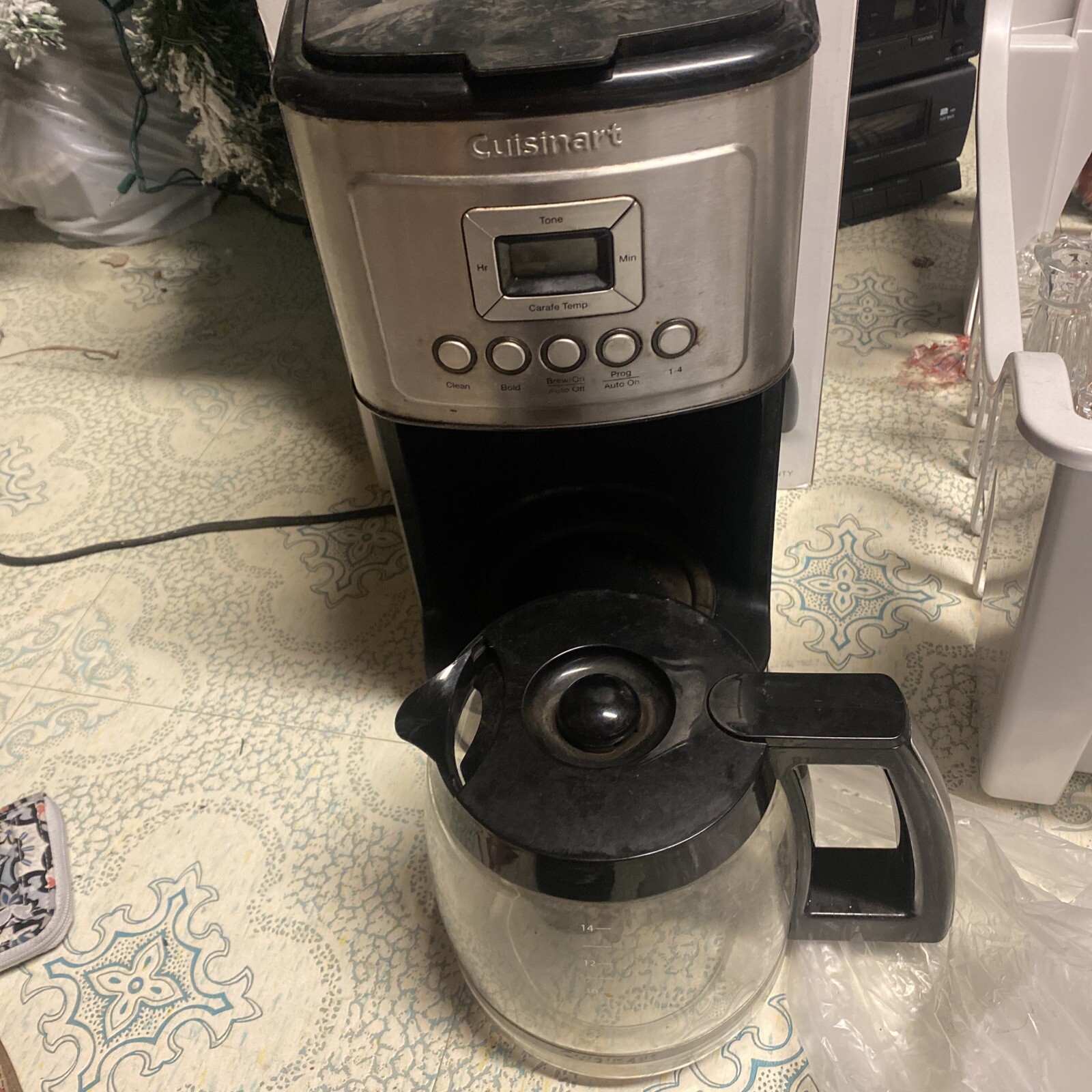 Cuisinart DCCT20 14Cup Automatic Programmable Coffeemaker Touchscreen