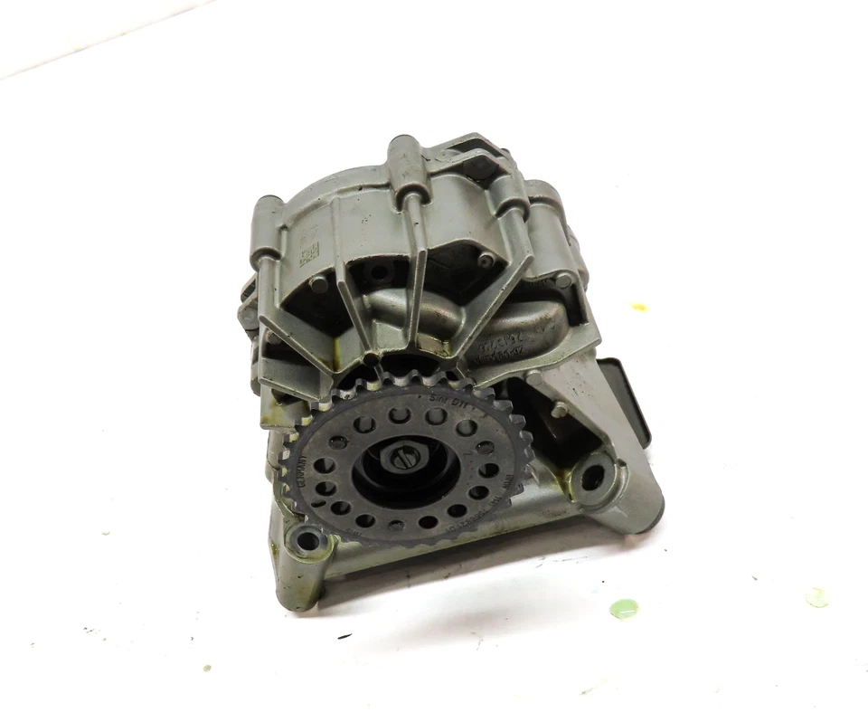 2014 BMW 750Li (F01) 4.4L (N636) ENGINE MOTOR OIL FLUID PUMP - Image 3 of 4