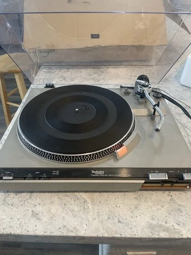 Technics SL-220 Restored Semi Auto Turntable