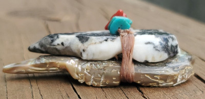 NATIVE AMERICAN - ZUNI Indian Fetish Bear Torquoise Coral Mother of Pearl ~ 2''